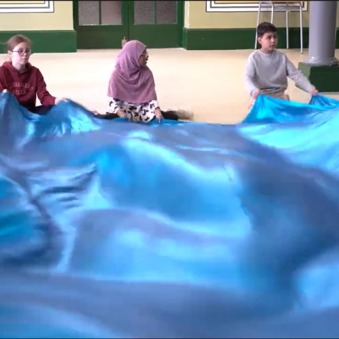 Vídeo sobre el projecte Arlequí amb dansa teatre a Milà i Fontanals
