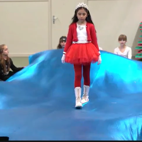 Vídeo sobre el projecte Arlequí amb dansa teatre a l'Escola Sicília