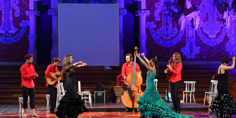 Intèrprets de flamenc en una proposta escènica íntima